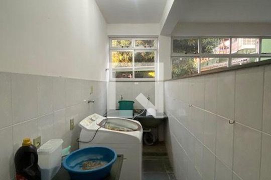 Casa à venda com 4 quartos, 360m² em Santa Tereza, Belo Horizonte