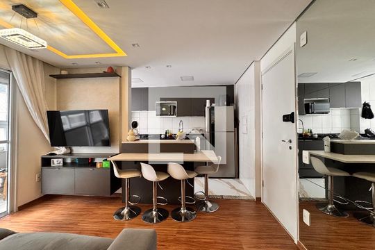 Sala de apartamento à venda com 2 quartos, 65m² em Vila Metalúrgica, Santo André
