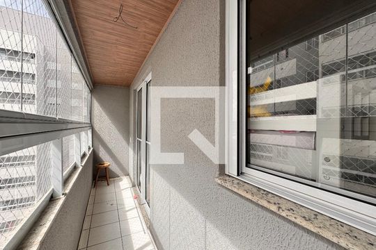 Sacada de apartamento à venda com 2 quartos, 65m² em Vila Metalúrgica, Santo André