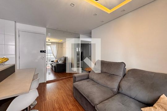 Sala de apartamento à venda com 2 quartos, 65m² em Vila Metalúrgica, Santo André