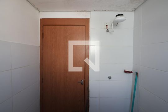 Banheiro de apartamento à venda com 2 quartos, 60m² em Olaria, Canoas