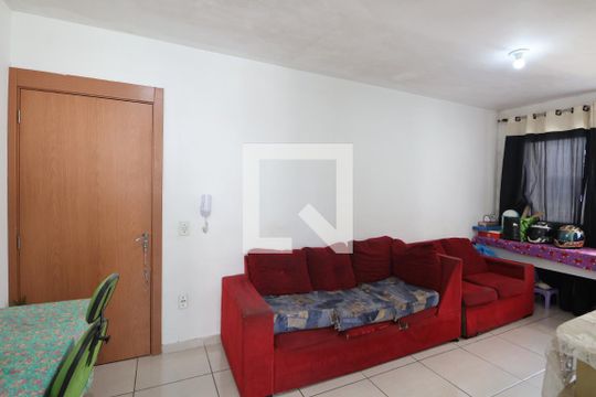 Sala de apartamento à venda com 2 quartos, 60m² em Olaria, Canoas