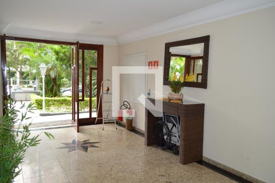 Hall de apartamento à venda com 2 quartos, 130m² em Vila Mariana, São Paulo