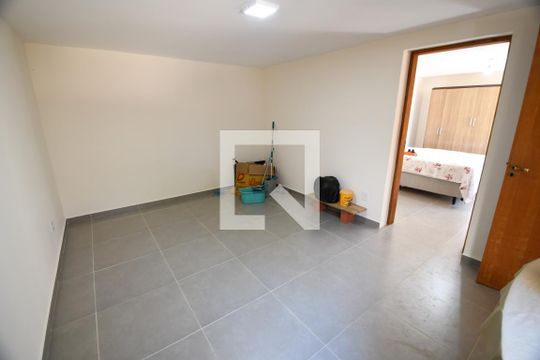 Sala/Porão de casa à venda com 4 quartos, 260m² em Jardim Guanabara, Campinas