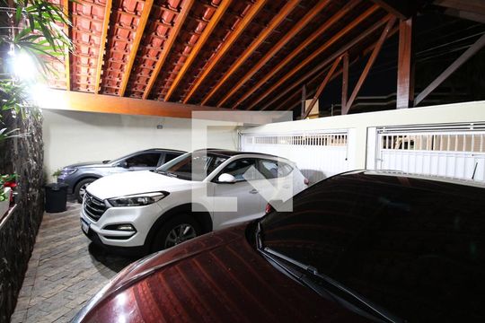 Garagem de casa para alugar com 4 quartos, 300m² em Jardim Guapira, São Paulo
