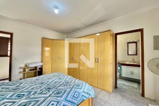 Suíte de casa à venda com 3 quartos, 500m² em Americanópolis, São Paulo