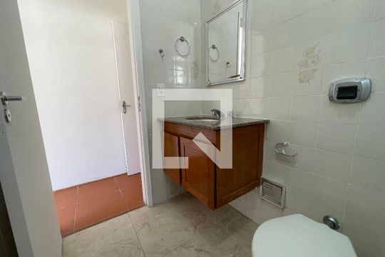 Banheiro da Suíte de casa à venda com 3 quartos, 120m² em Rio Pequeno, São Paulo