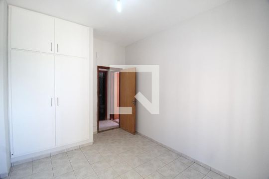 Quarto 2 de apartamento para alugar com 3 quartos, 140m² em Centro, Uberlândia