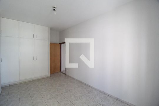 Quarto 1 de apartamento para alugar com 3 quartos, 140m² em Centro, Uberlândia
