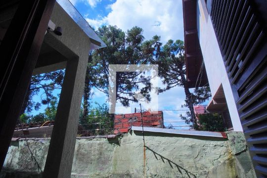 Sala - Vista de casa à venda com 5 quartos, 330m² em Jardim São Pedro, Porto Alegre