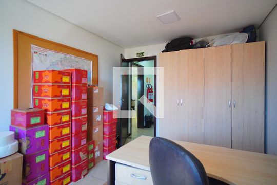 Suíte 1 de casa à venda com 5 quartos, 330m² em Jardim São Pedro, Porto Alegre