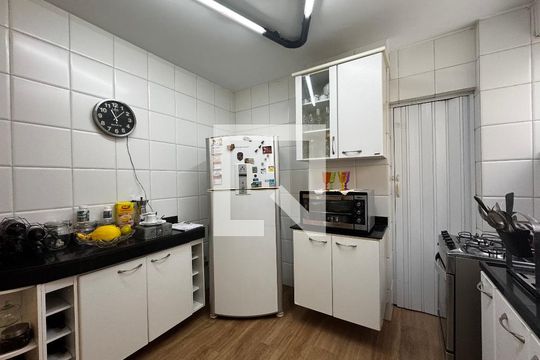 Cozinha de apartamento à venda com 2 quartos, 100m² em Serra, Belo Horizonte