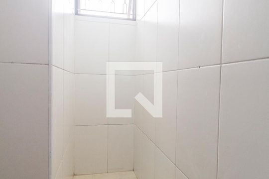 Banheiro de casa para alugar com 1 quarto, 48m² em Jardim Silveira, Barueri