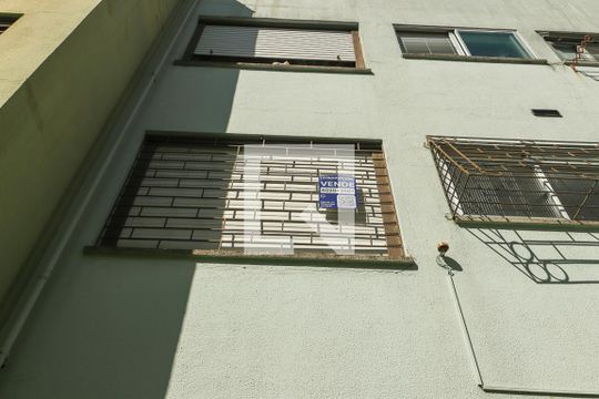 Fachada do bloco e placa de apartamento à venda com 1 quarto, 43m² em Protásio Alves, Porto Alegre