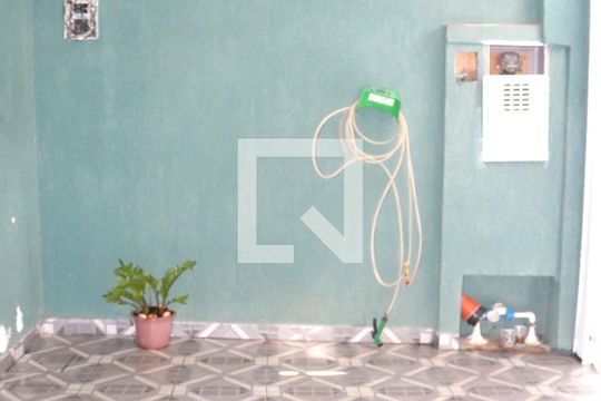 Entrada e Garagem de casa para alugar com 2 quartos, 50m² em Vila Isa, São Paulo