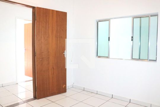 Quarto 1 de casa para alugar com 2 quartos, 50m² em Vila Isa, São Paulo