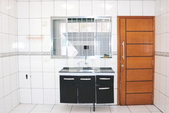 Cozinha de casa para alugar com 2 quartos, 50m² em Vila Isa, São Paulo