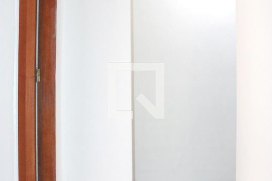 Corredor de casa para alugar com 2 quartos, 50m² em Vila Isa, São Paulo
