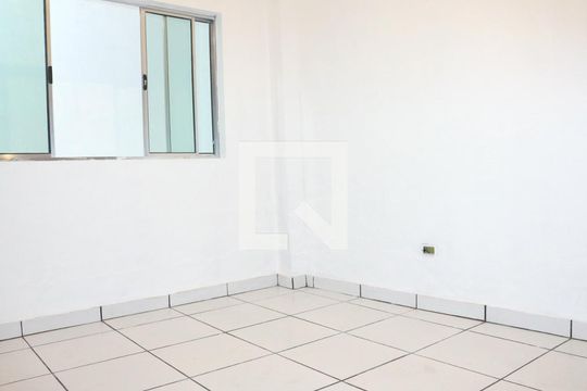 Quarto 1 de casa para alugar com 2 quartos, 50m² em Vila Isa, São Paulo