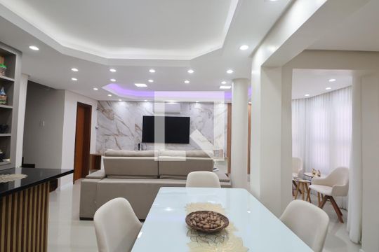 Sala de casa à venda com 3 quartos, 246m² em Harmonia, Canoas