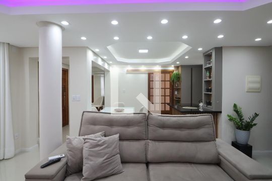 Sala de casa à venda com 3 quartos, 246m² em Harmonia, Canoas