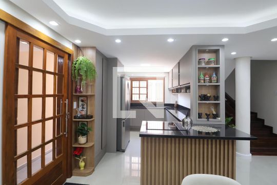 Cozinha de casa à venda com 3 quartos, 246m² em Harmonia, Canoas