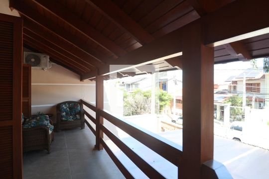 Sacada de casa à venda com 3 quartos, 246m² em Harmonia, Canoas