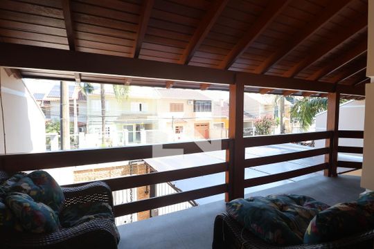 Sacada de casa à venda com 3 quartos, 246m² em Harmonia, Canoas