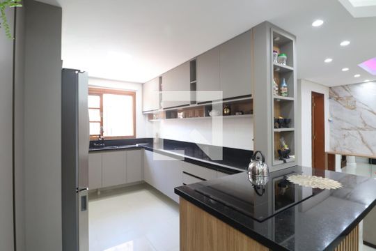 Cozinha de casa à venda com 3 quartos, 246m² em Harmonia, Canoas