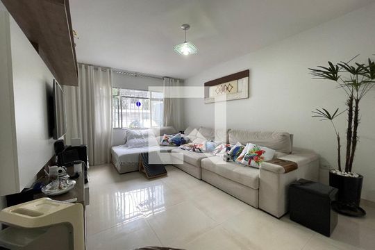 Sala de casa à venda com 4 quartos, 200m² em Vila Lageado, São Paulo