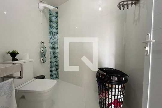 Banheiro Social 2 de casa à venda com 4 quartos, 200m² em Vila Lageado, São Paulo