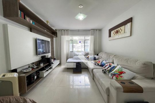 Casa à venda com 4 quartos, 200m² em Vila Lageado, São Paulo