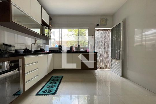 Cozinha de casa à venda com 4 quartos, 200m² em Vila Lageado, São Paulo