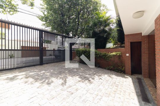 Entrada da Garagem de casa para alugar com 4 quartos, 600m² em Cursino, São Paulo