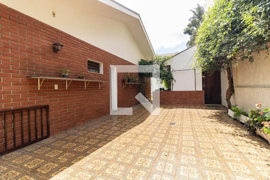 Quintal de casa para alugar com 4 quartos, 600m² em Cursino, São Paulo