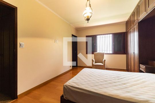 Suíte 1 de casa para alugar com 4 quartos, 600m² em Cursino, São Paulo