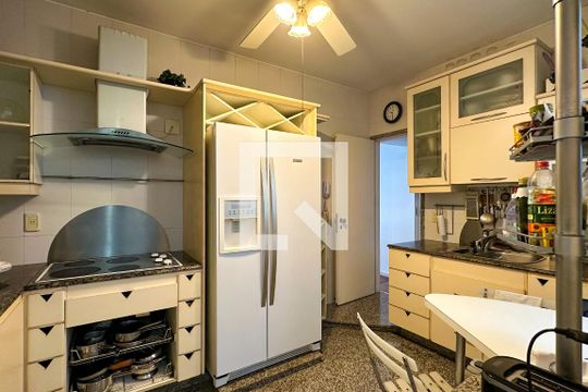Cozinha de apartamento à venda com 3 quartos, 152m² em Leblon, Rio de Janeiro