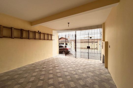 Garagem de casa para alugar com 3 quartos, 200m² em Jardim Marisa, São Paulo