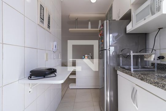Cozinha de apartamento à venda com 2 quartos, 60m² em Moema, São Paulo