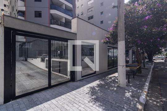 Fachada de apartamento à venda com 2 quartos, 60m² em Moema, São Paulo