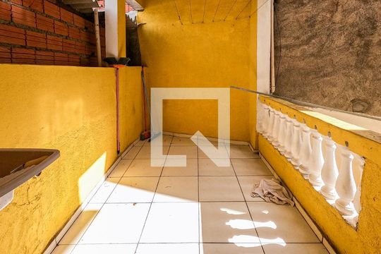 Área de Serviço de casa para alugar com 3 quartos, 100m² em Vila Chica Luisa, São Paulo