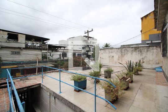 Quintal da Frente de casa à venda com 9 quartos, 400m² em Curicica, Rio de Janeiro