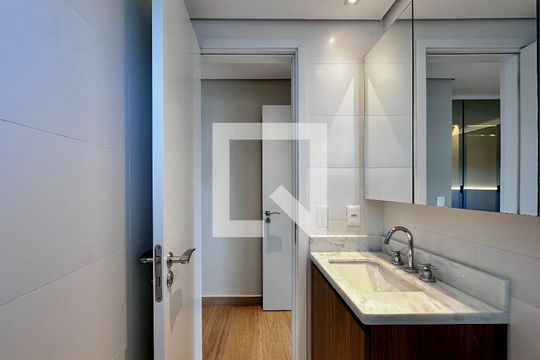 Banheiro Suíte de apartamento para alugar com 2 quartos, 69m² em Brooklin, São Paulo