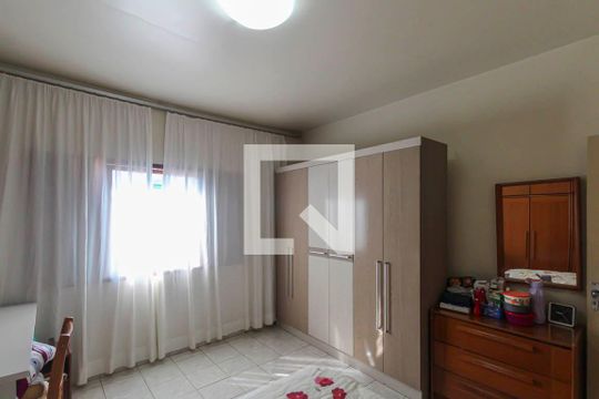 Quarto 1 de casa à venda com 4 quartos, 210m² em Vila Santa Clara, São Paulo