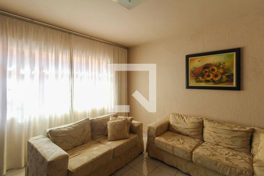 Sala de casa à venda com 4 quartos, 210m² em Vila Santa Clara, São Paulo