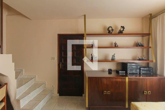 Sala de casa à venda com 4 quartos, 210m² em Vila Santa Clara, São Paulo