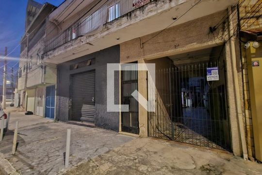 Fachada  de casa à venda com 6 quartos, 350m² em Vila Nova Manchester, São Paulo