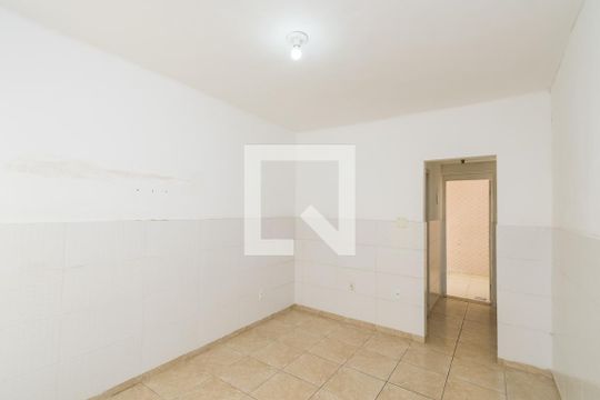 Sala de casa de condomínio à venda com 2 quartos, 70m² em Bonsucesso, Rio de Janeiro