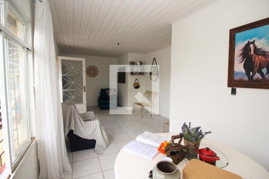 Sala 1 de casa à venda com 4 quartos, 300m² em Cavalhada, Porto Alegre