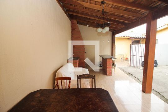 Varanda de casa à venda com 4 quartos, 300m² em Cavalhada, Porto Alegre